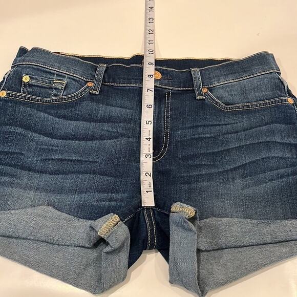 7 For All Mankind 3” Inseam Cuffed Shorts Size 29 - Picture 5 of 16